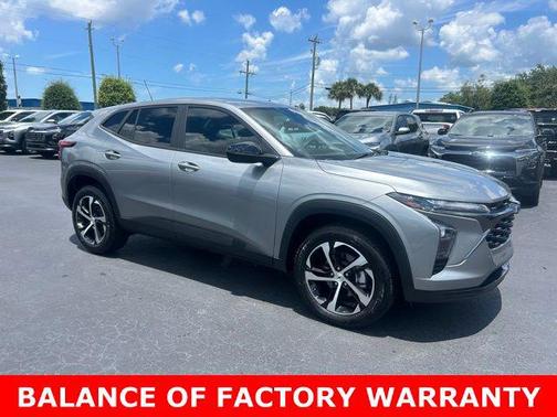 Sterling Gray Metallic 2024 Chevrolet Trax FWD 1RS