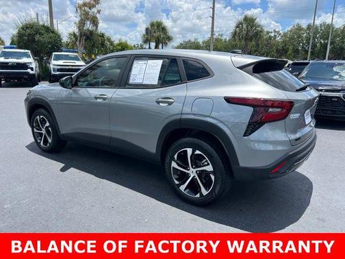 Sterling Gray Metallic 2024 Chevrolet Trax FWD 1RS