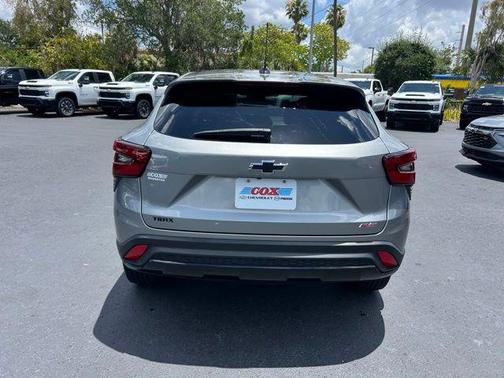 Sterling Gray Metallic 2024 Chevrolet Trax FWD 1RS