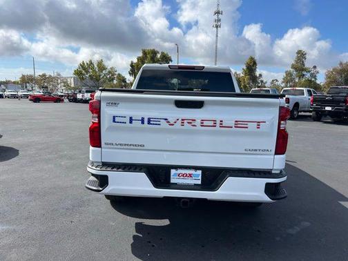 2025 Chevrolet Silverado 1500 Custom