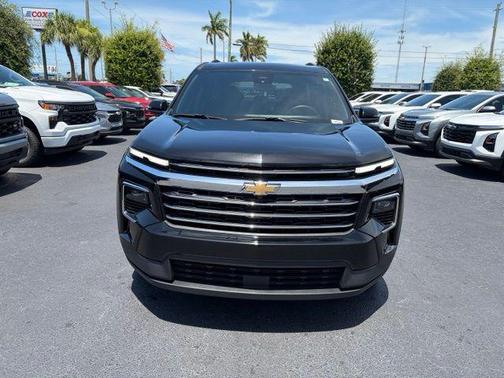 Mosaic Black Metallic 2026 Chevrolet Traverse LT
