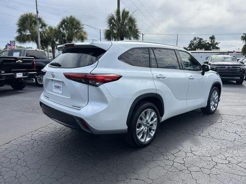 2022 Toyota Highlander Limited