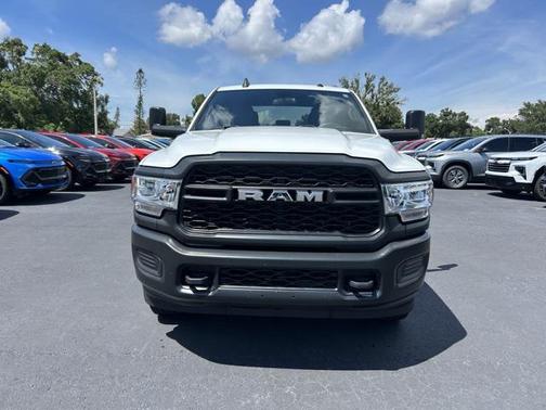 2022 RAM 2500 Tradesman Crew Cab 4x4 8' Box