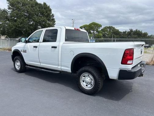 2017 RAM 2500 Tradesman Crew Cab 4x4 6'4' Box