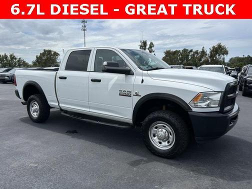2017 RAM 2500 Tradesman Crew Cab 4x4 6'4' Box