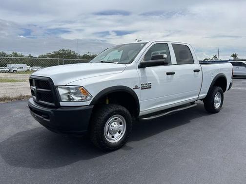 2017 RAM 2500 Tradesman Crew Cab 4x4 6'4' Box