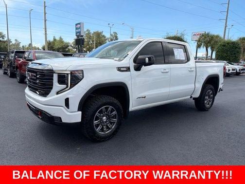 Summit White 2024 GMC Sierra 1500 AT4