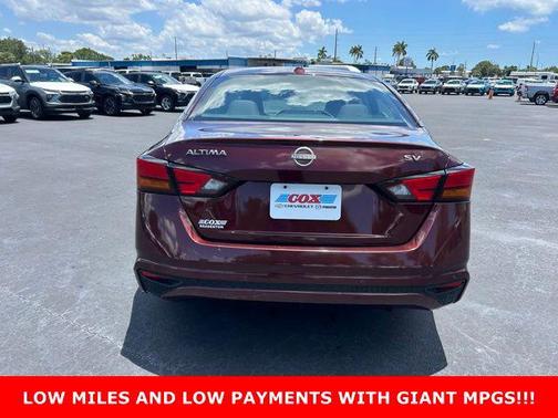 Garnet Pearl Metallic 2023 Nissan Altima 2.5 SV