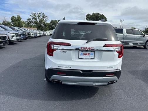2023 GMC Acadia AWD SLT