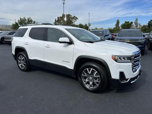 2023 GMC Acadia AWD SLT