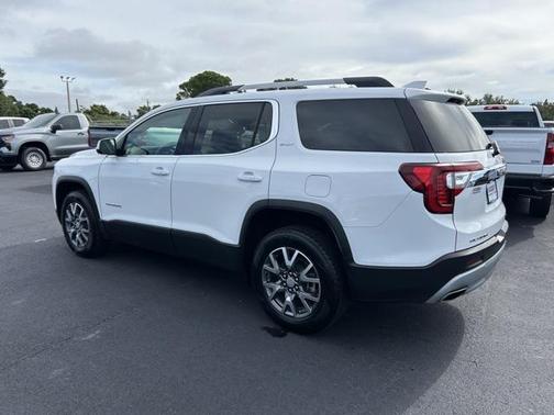 2023 GMC Acadia AWD SLT