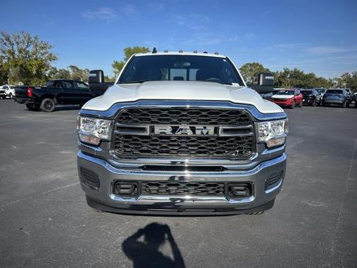 2024 RAM 2500 Tradesman Crew Cab 4x4 6'4' Box