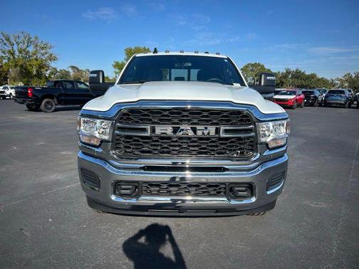 2024 RAM 2500 Tradesman Crew Cab 4x4 6'4' Box