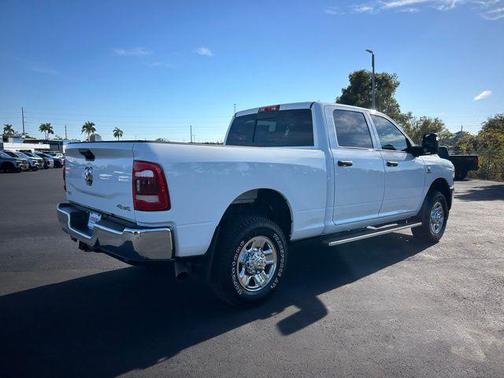 2024 RAM 2500 Tradesman Crew Cab 4x4 6'4' Box