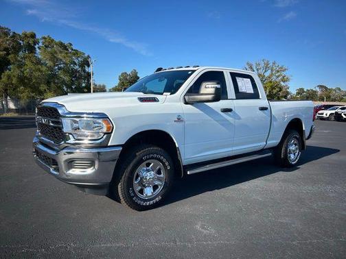 2024 RAM 2500 Tradesman Crew Cab 4x4 6'4' Box