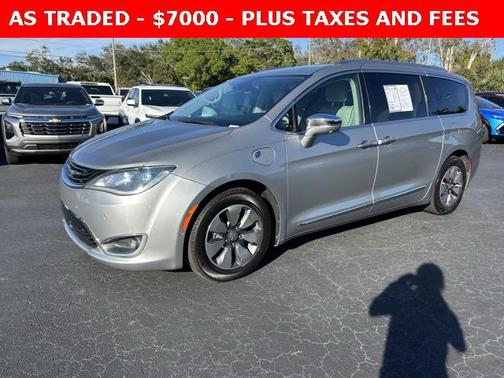 2017 Chrysler Pacifica Hybrid Platinum