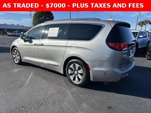 2017 Chrysler Pacifica Hybrid Platinum