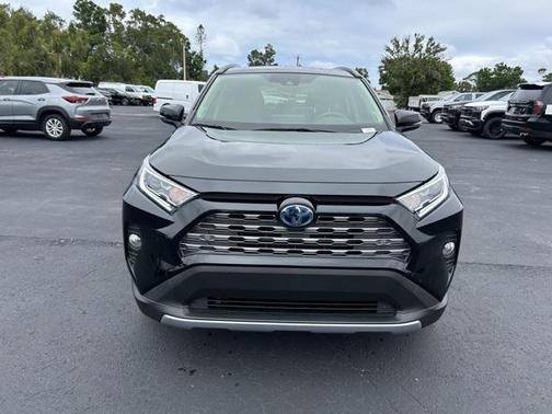 2020 Toyota RAV4 Hybrid SE