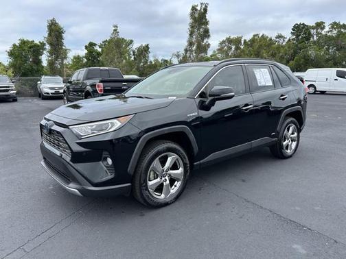 2020 Toyota RAV4 Hybrid SE