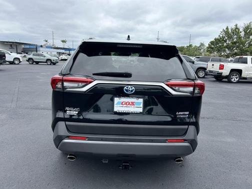 2020 Toyota RAV4 Hybrid SE