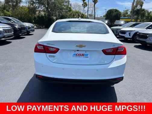 Summit White 2024 Chevrolet Malibu FWD 1LT