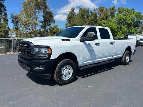 2023 RAM 2500 Tradesman Crew Cab 4x4 8' Box