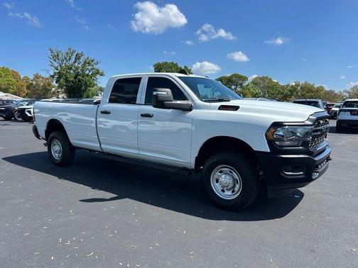 2023 RAM 2500 Tradesman Crew Cab 4x4 8' Box