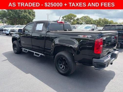 Black 2022 Chevrolet Colorado LT