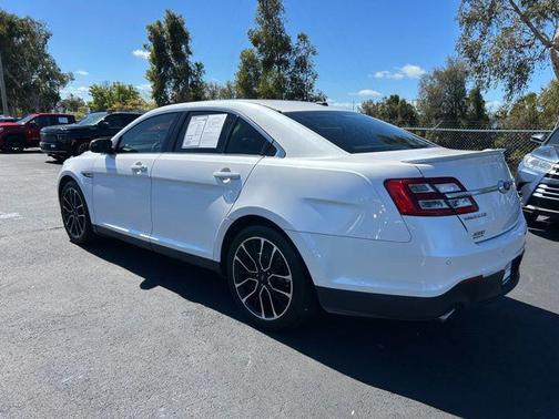 2018 Ford Taurus SEL