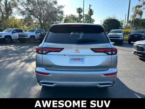 Alloy Silver Metallic 2024 Mitsubishi Outlander SE S-AWC