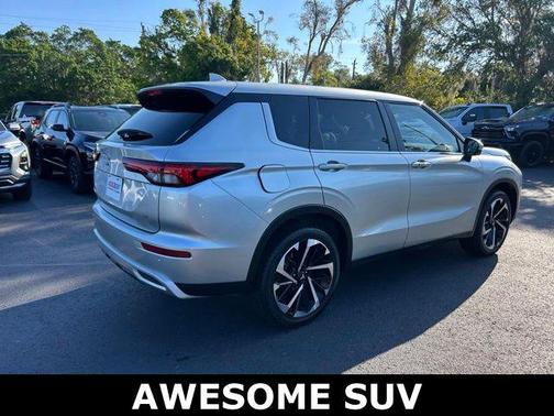 Alloy Silver Metallic 2024 Mitsubishi Outlander SE S-AWC