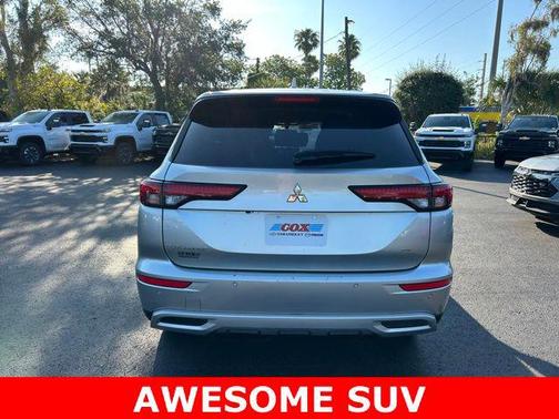 Alloy Silver Metallic 2024 Mitsubishi Outlander SE S-AWC