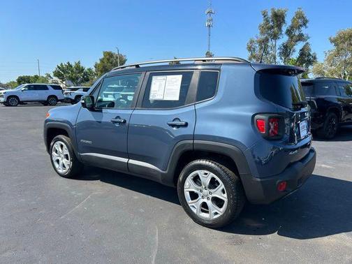 Slate Blue Pearlcoat 2022 Jeep Renegade Limited