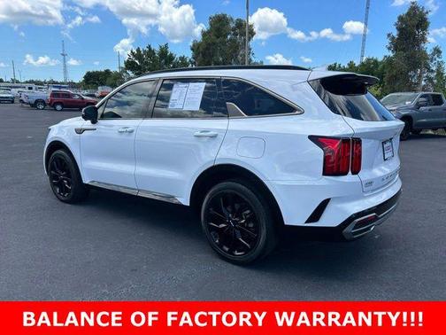 Glacial White Pearl 2022 Kia Sorento SX