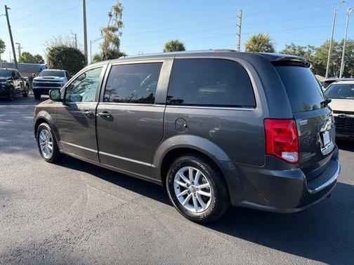 Granite Pearlcoat 2019 Dodge Grand Caravan SXT