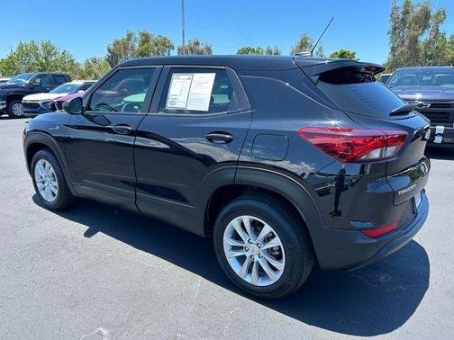 Mosaic Black Metallic 2021 Chevrolet Trailblazer LS