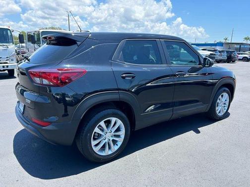 Mosaic Black Metallic 2021 Chevrolet Trailblazer LS