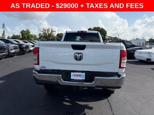 Bright White Clearcoat 2022 RAM 2500 Tradesman Crew Cab 4x4 8' Box