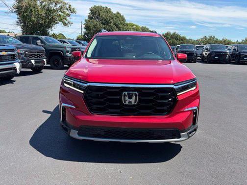 Radiant Red Metallic II 2025 Honda Pilot Touring 8-Passenger
