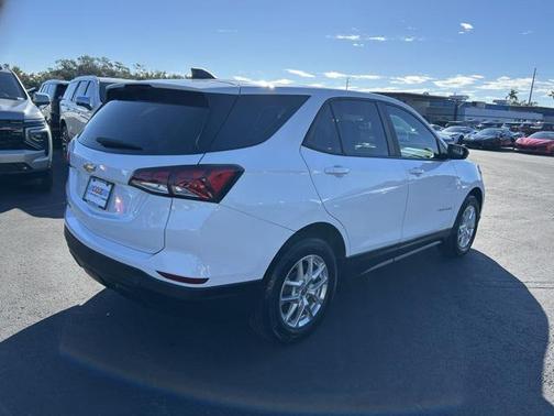 2022 Chevrolet Equinox LS