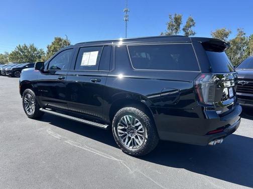 2025 Chevrolet Suburban 4WD Z71