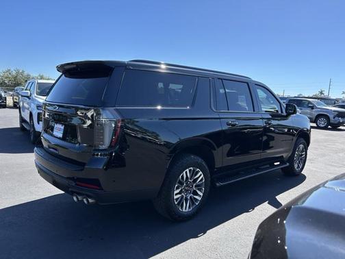 2025 Chevrolet Suburban 4WD Z71