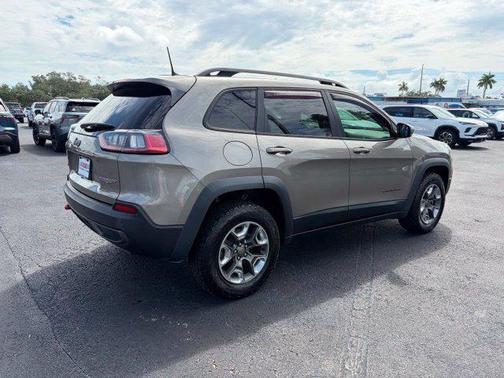 Light Brownstone Pearlcoat 2019 Jeep Cherokee Trailhawk