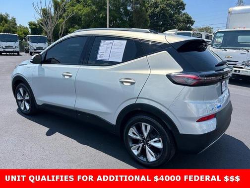 Silver Flare Metallic 2022 Chevrolet Bolt EUV FWD LT