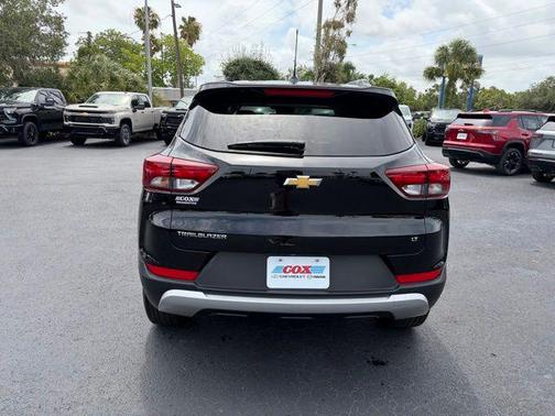 Mosaic Black Metallic 2023 Chevrolet Trailblazer LT
