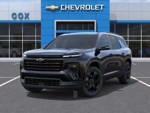 Mosaic Black Metallic 2027 Chevrolet Traverse LT