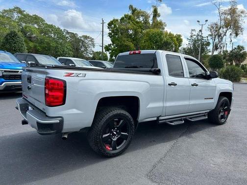 Silver Ice Metallic 2018 Chevrolet Silverado 1500 2LT