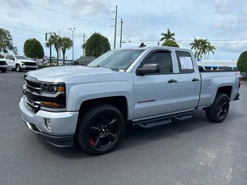 Silver Ice Metallic 2018 Chevrolet Silverado 1500 2LT