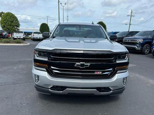Silver Ice Metallic 2018 Chevrolet Silverado 1500 2LT