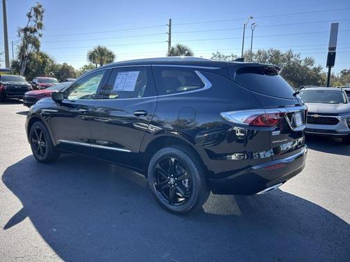 2023 Buick Enclave Essence FWD